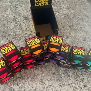 18 individual Cool Cats Squishy Toy Set - Multicolor